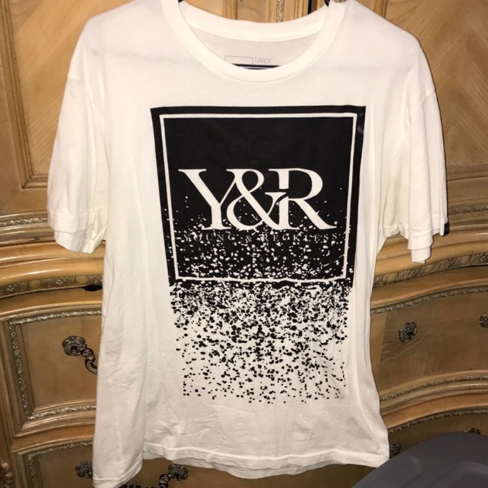 Black/white Y&R young & reckless t shirt